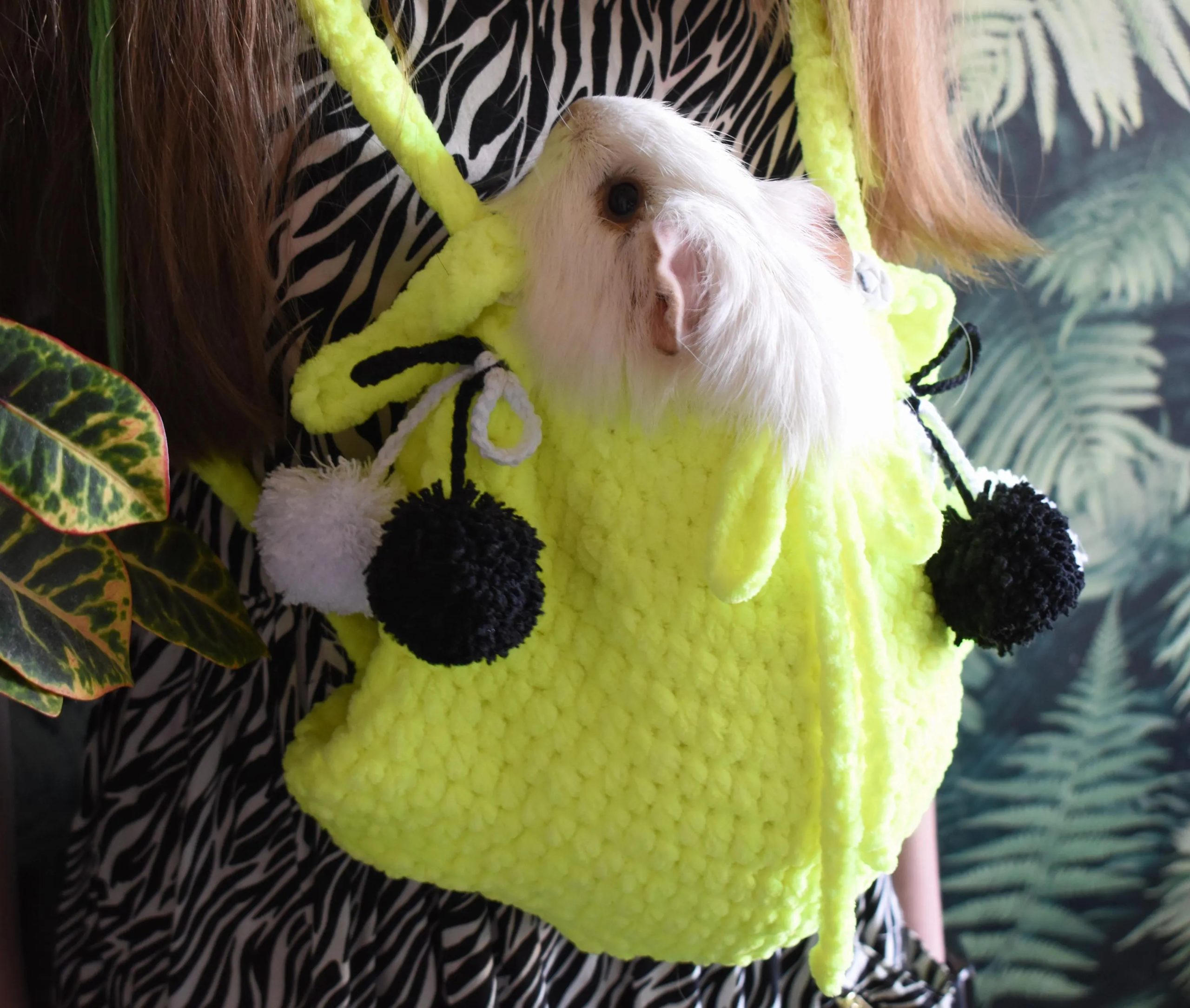 Fluorescent Party Knitted Pet Bag - Image 9