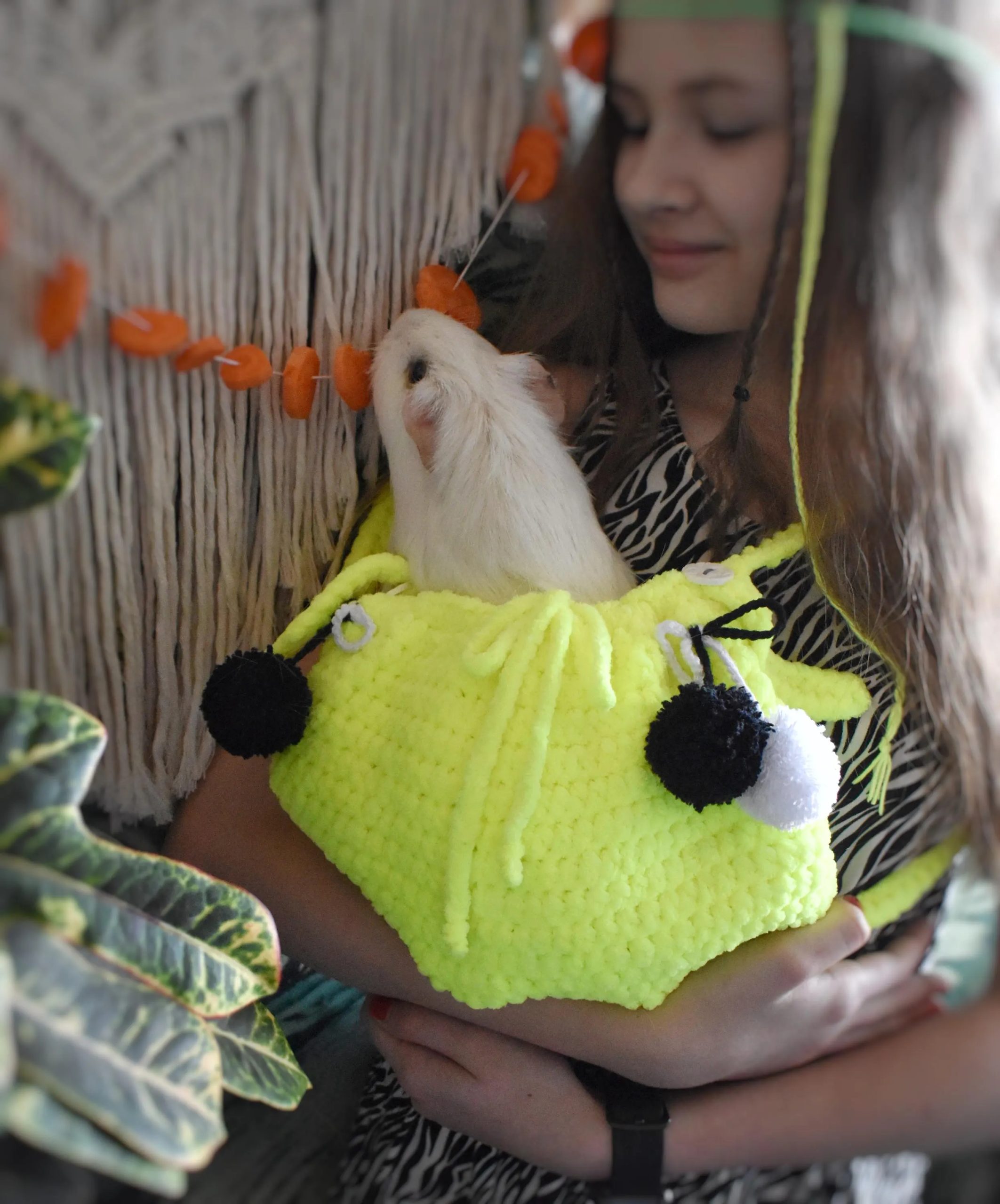 Fluorescent Party Knitted Pet Bag - Image 5