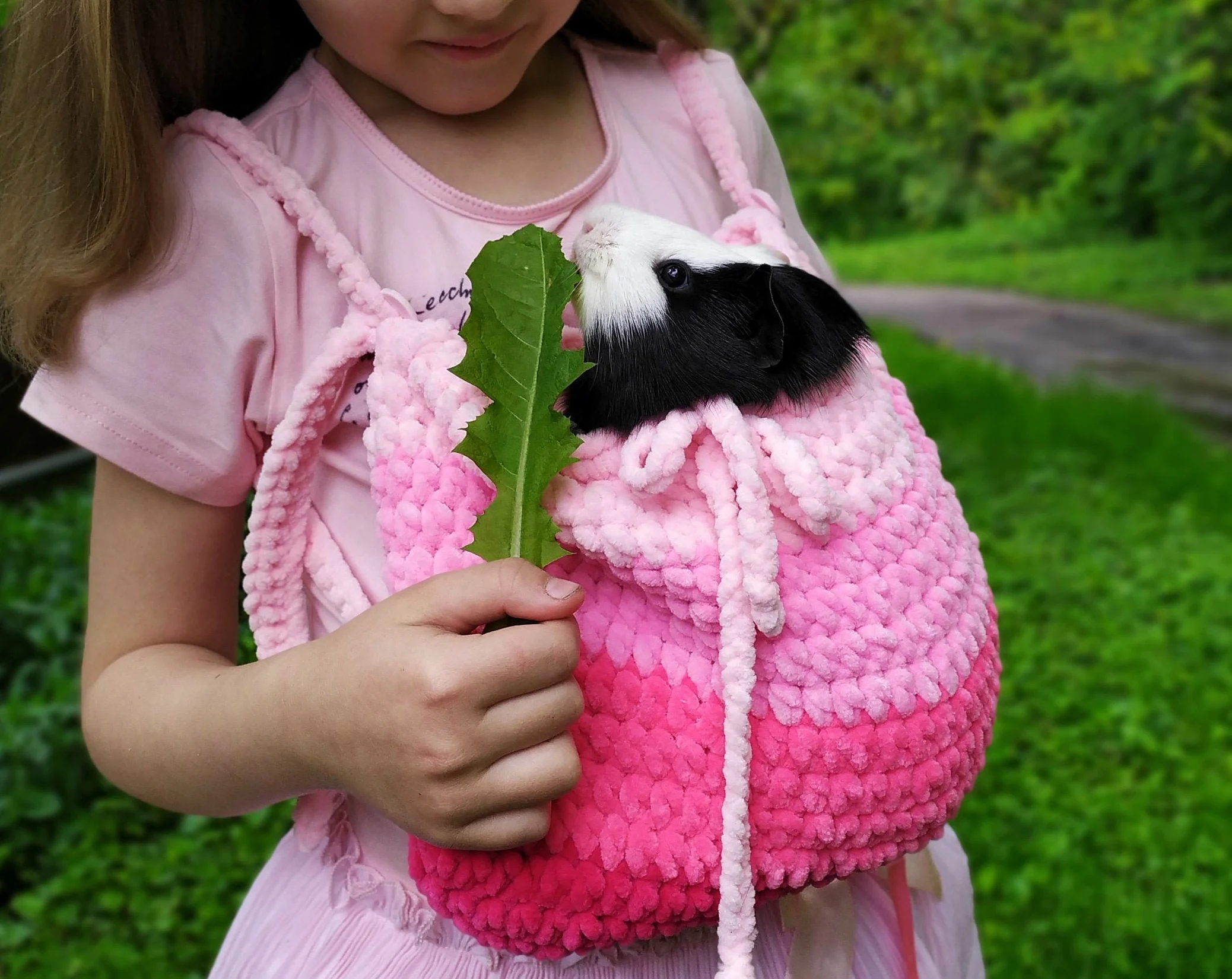 Gradient pink sweet knitted pet bag