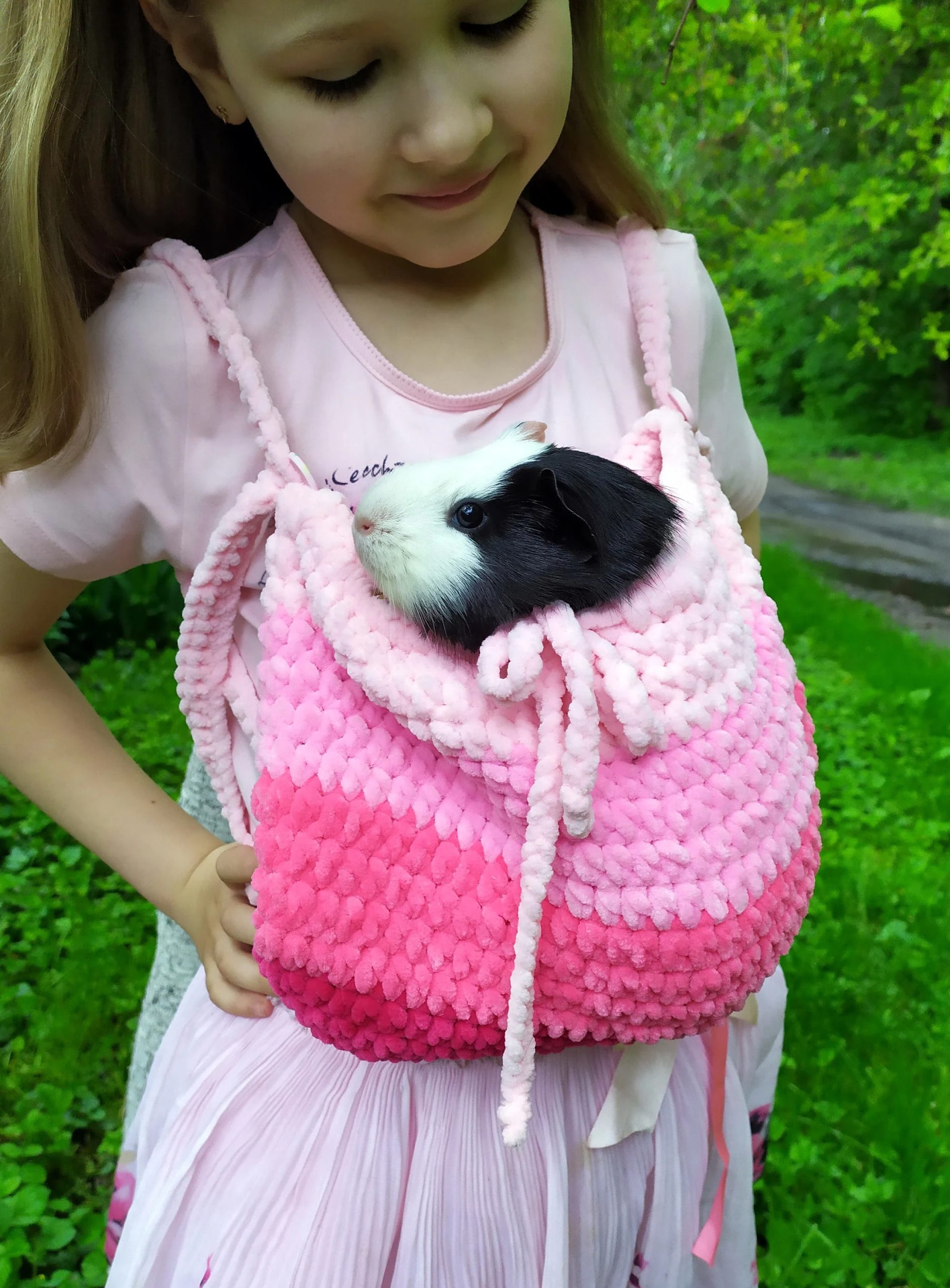 Gradient pink sweet knitted pet bag - Image 3