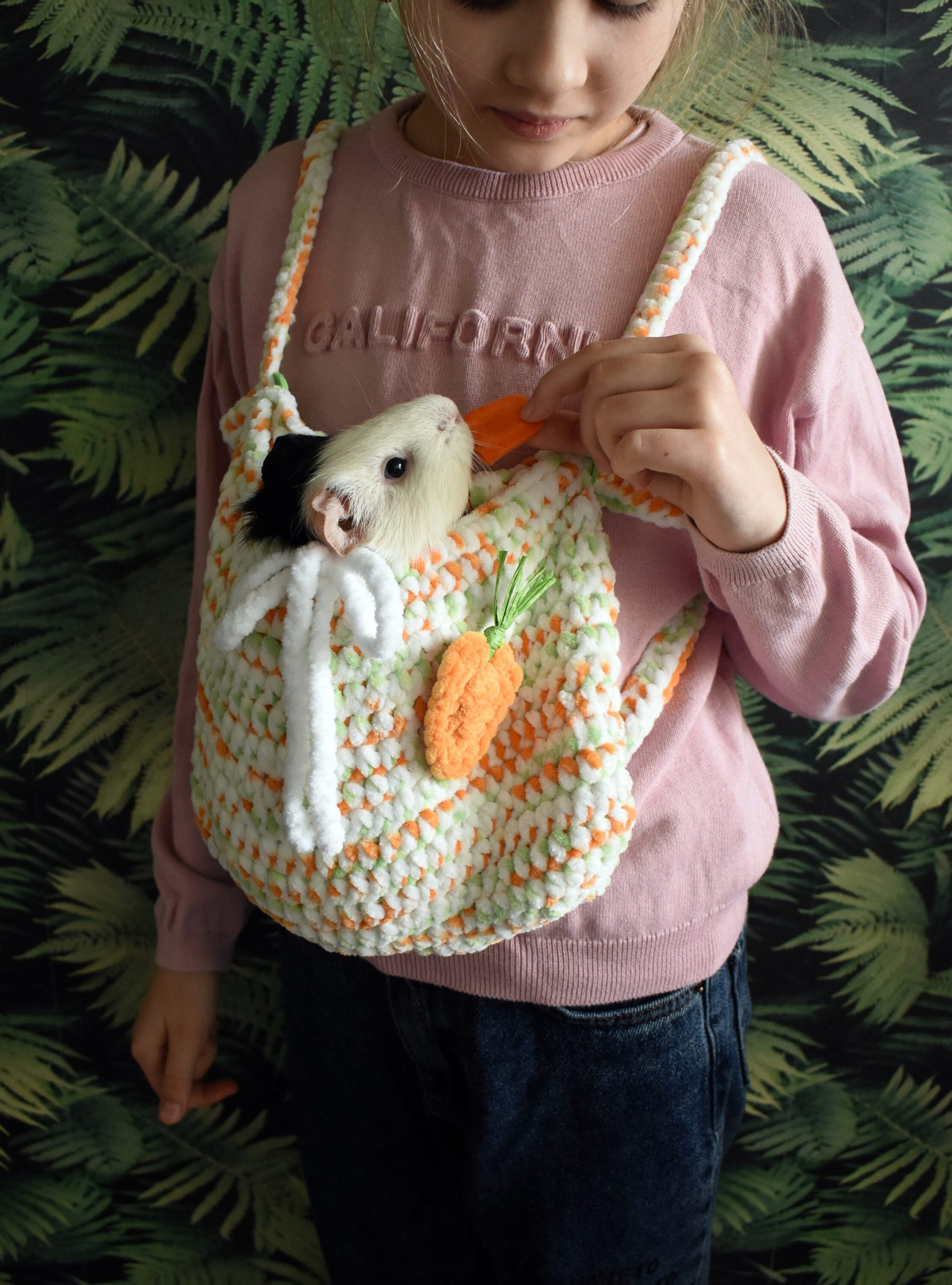 Pastoral carrot knitted pet bag