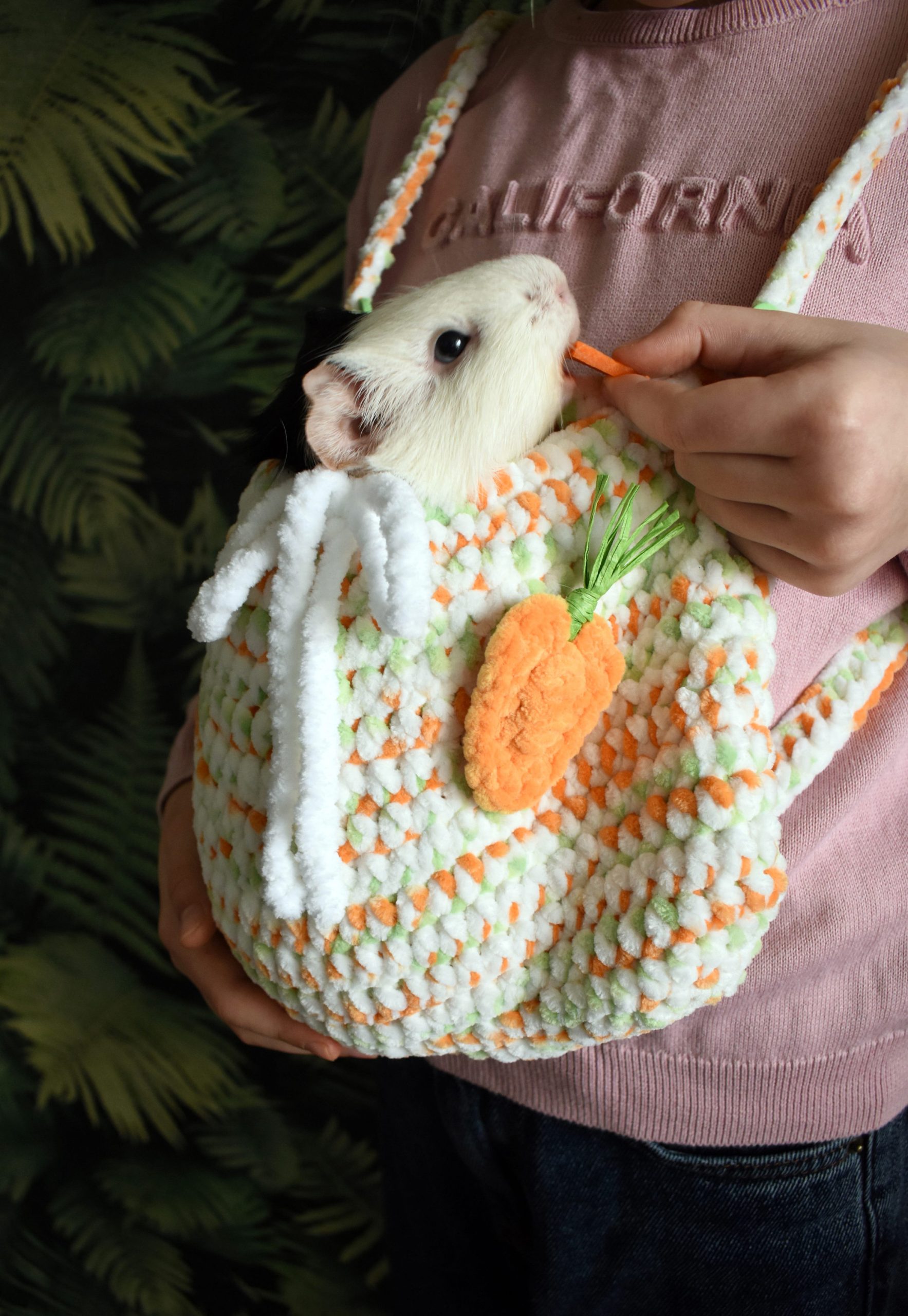 Pastoral carrot knitted pet bag - Image 6