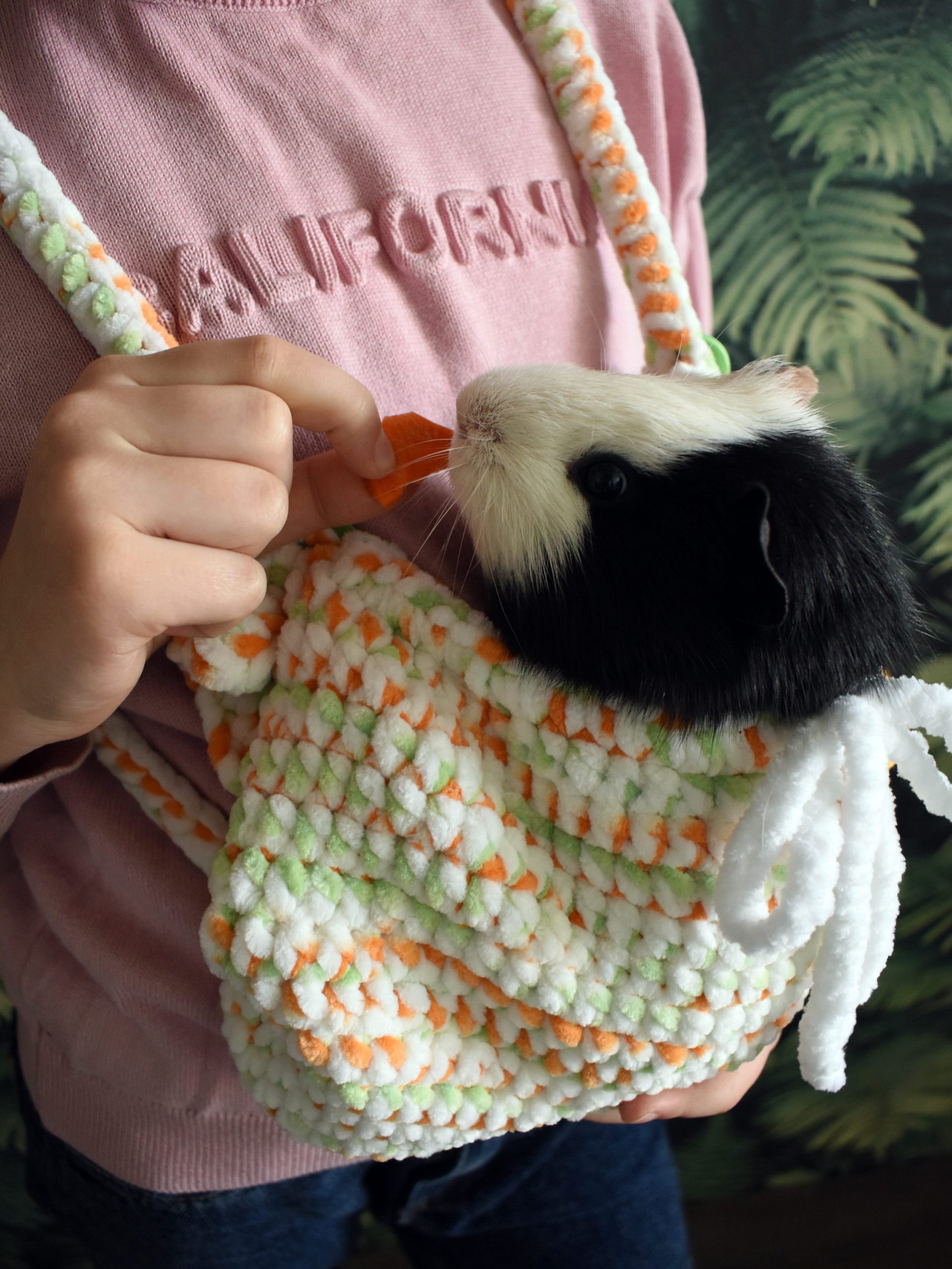 Pastoral carrot knitted pet bag - Image 4