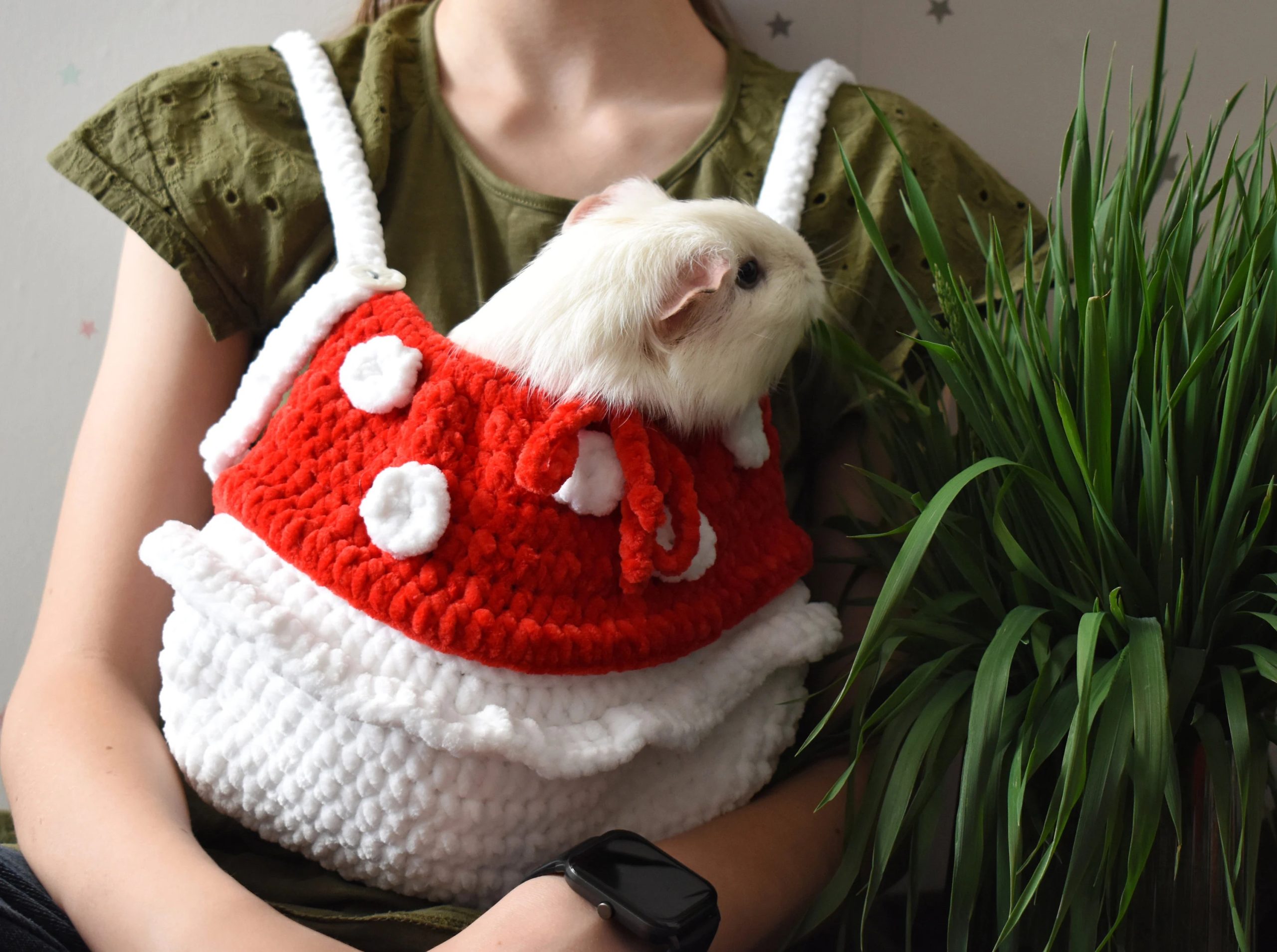 Christmas Berry Knitted Pet Bag - Image 5