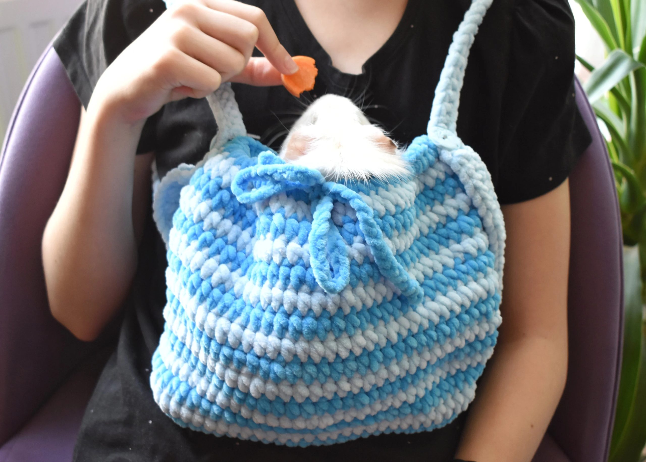 Sea Salt Cream Knitted Pet Bag - Image 10
