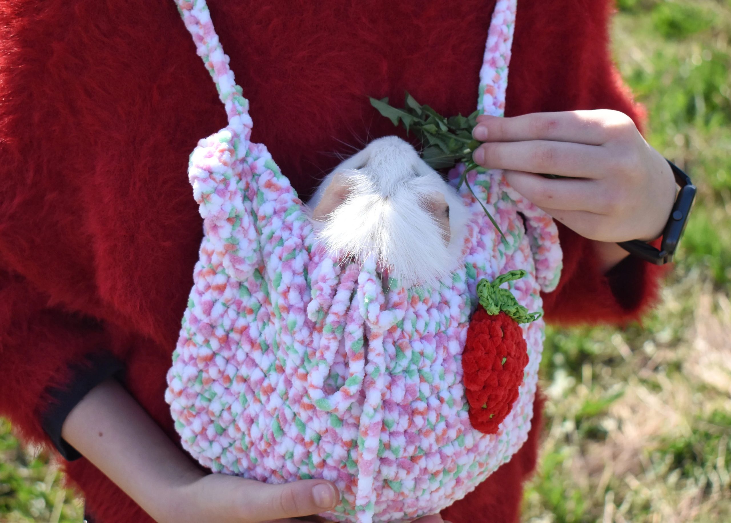 Hand-knitted pet travel bag - Image 7