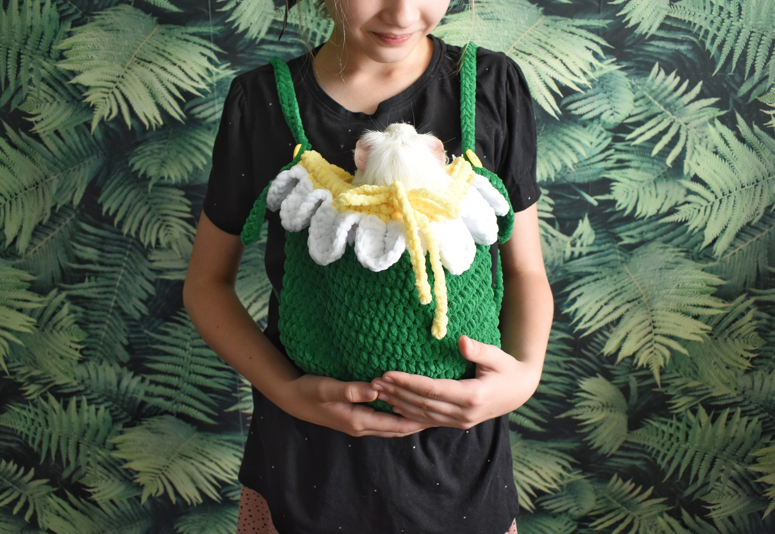 Forest flower knitted pet bag - Image 8
