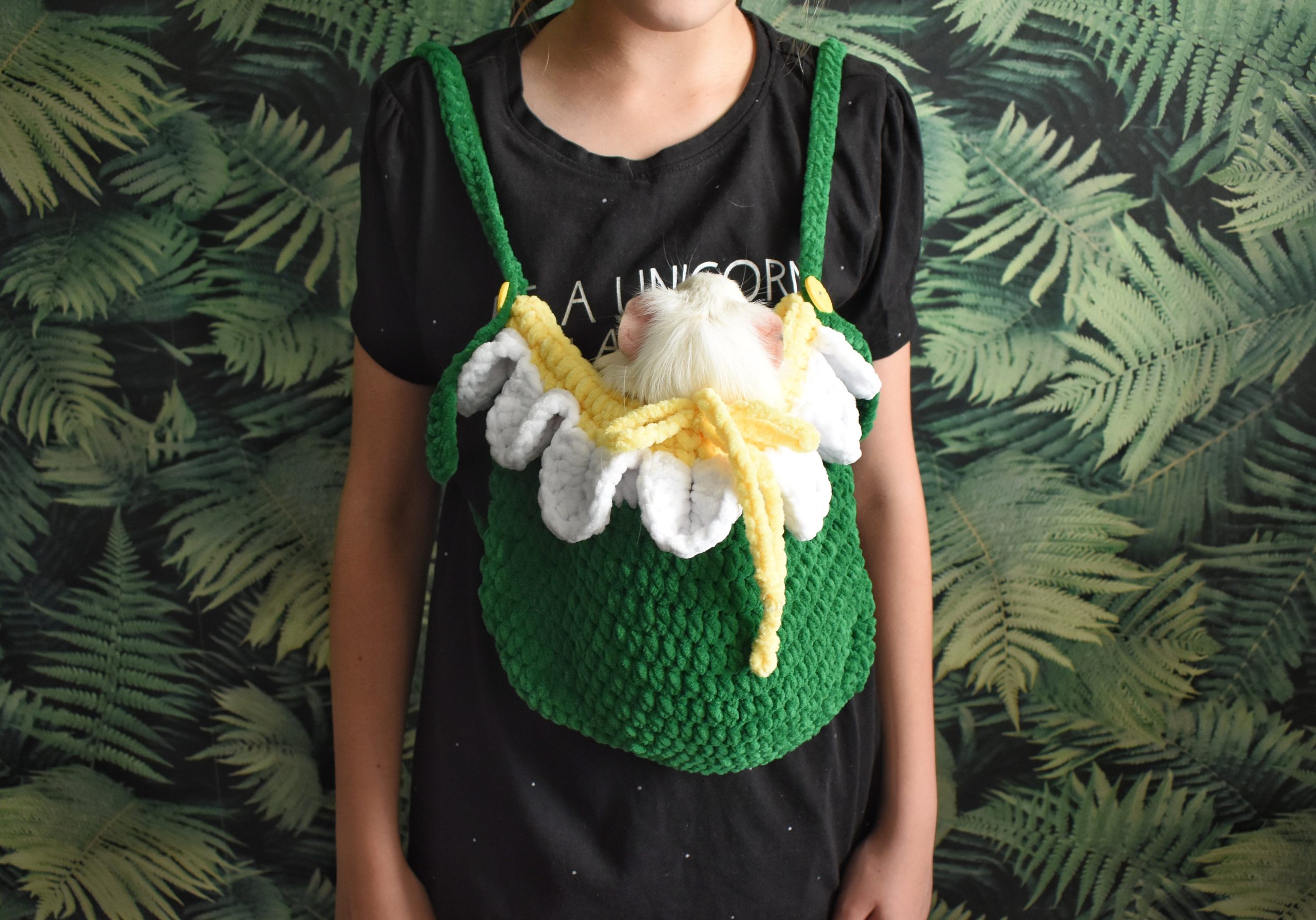 Forest flower knitted pet bag - Image 7