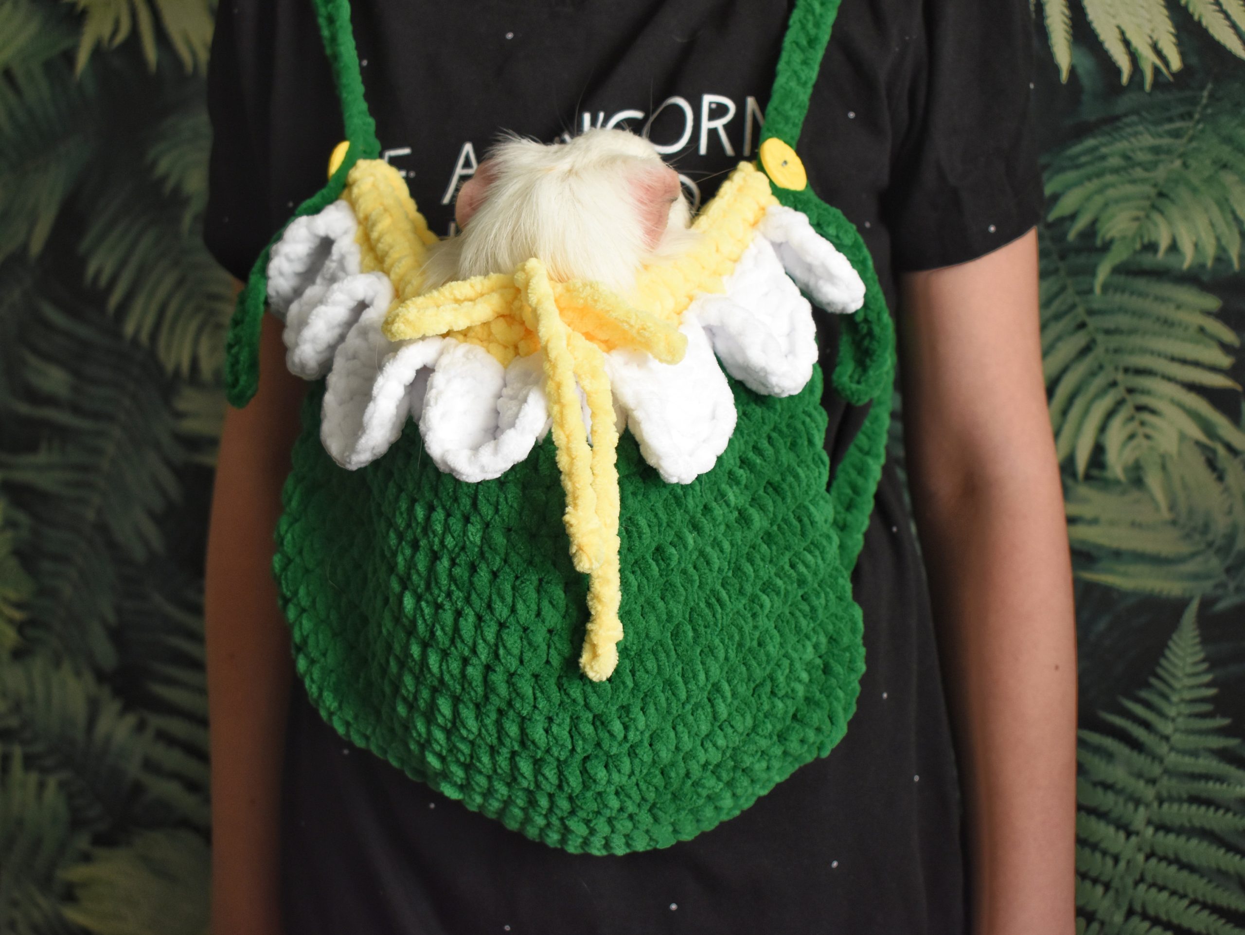 Forest flower knitted pet bag - Image 4