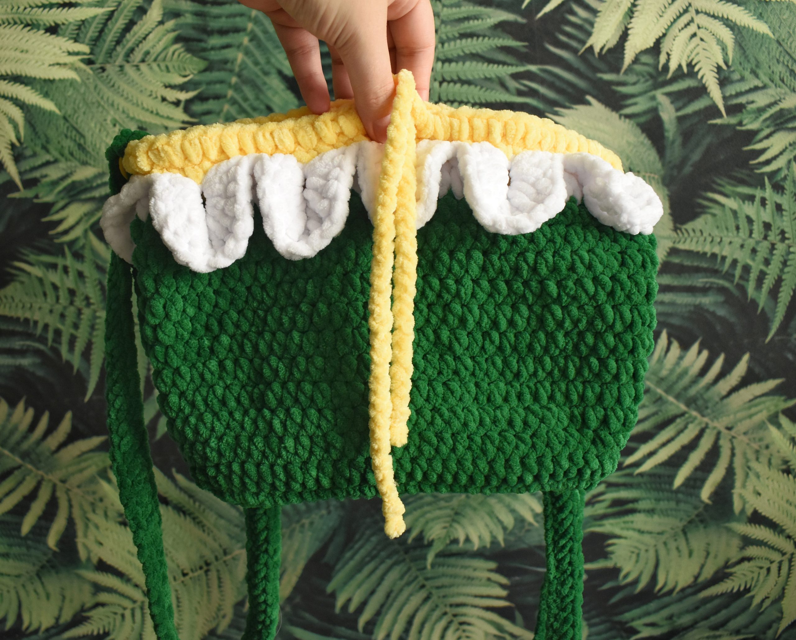 Forest flower knitted pet bag - Image 2
