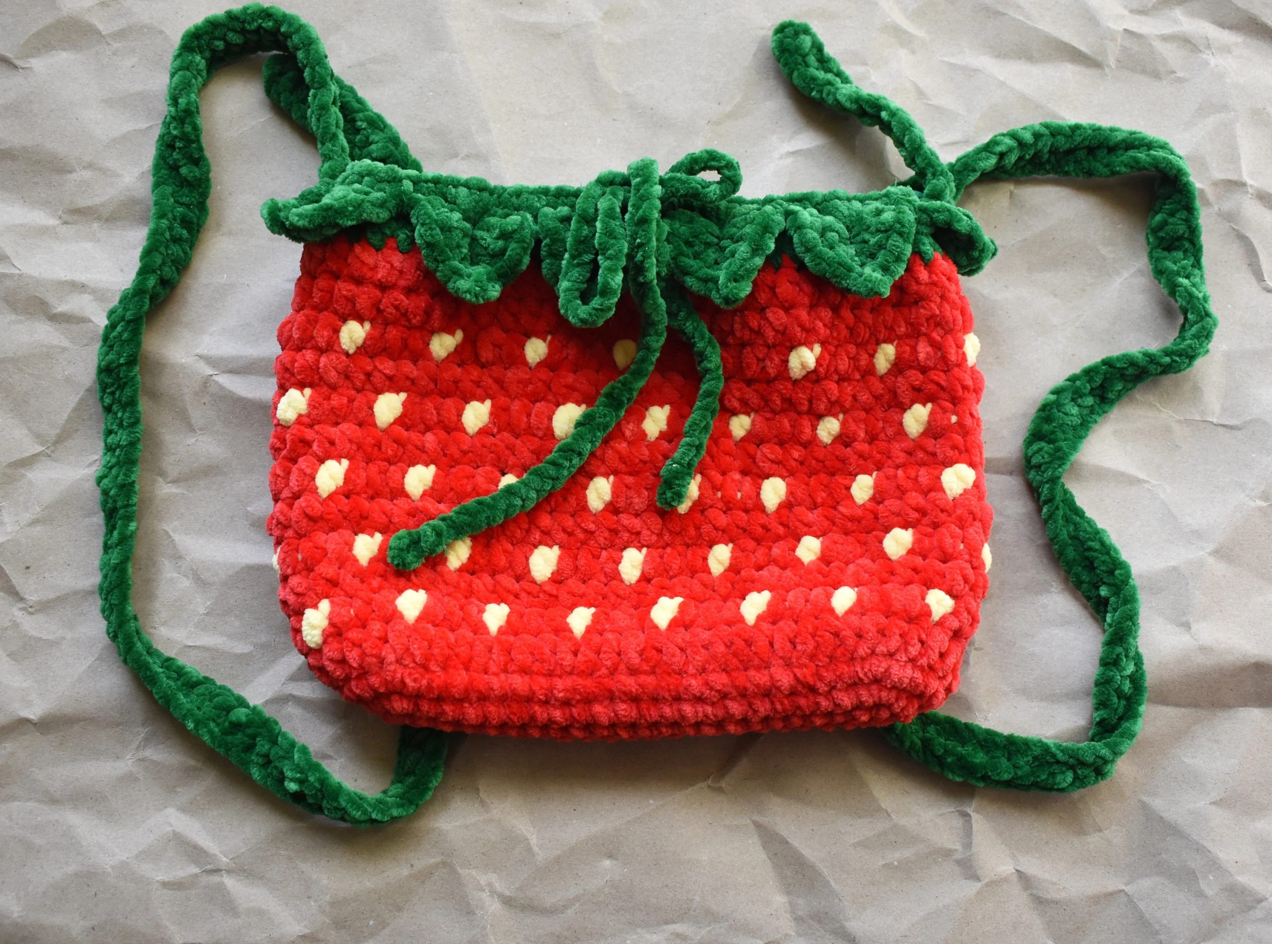 Strawberry Crit Knitted Pet Bag - Image 4