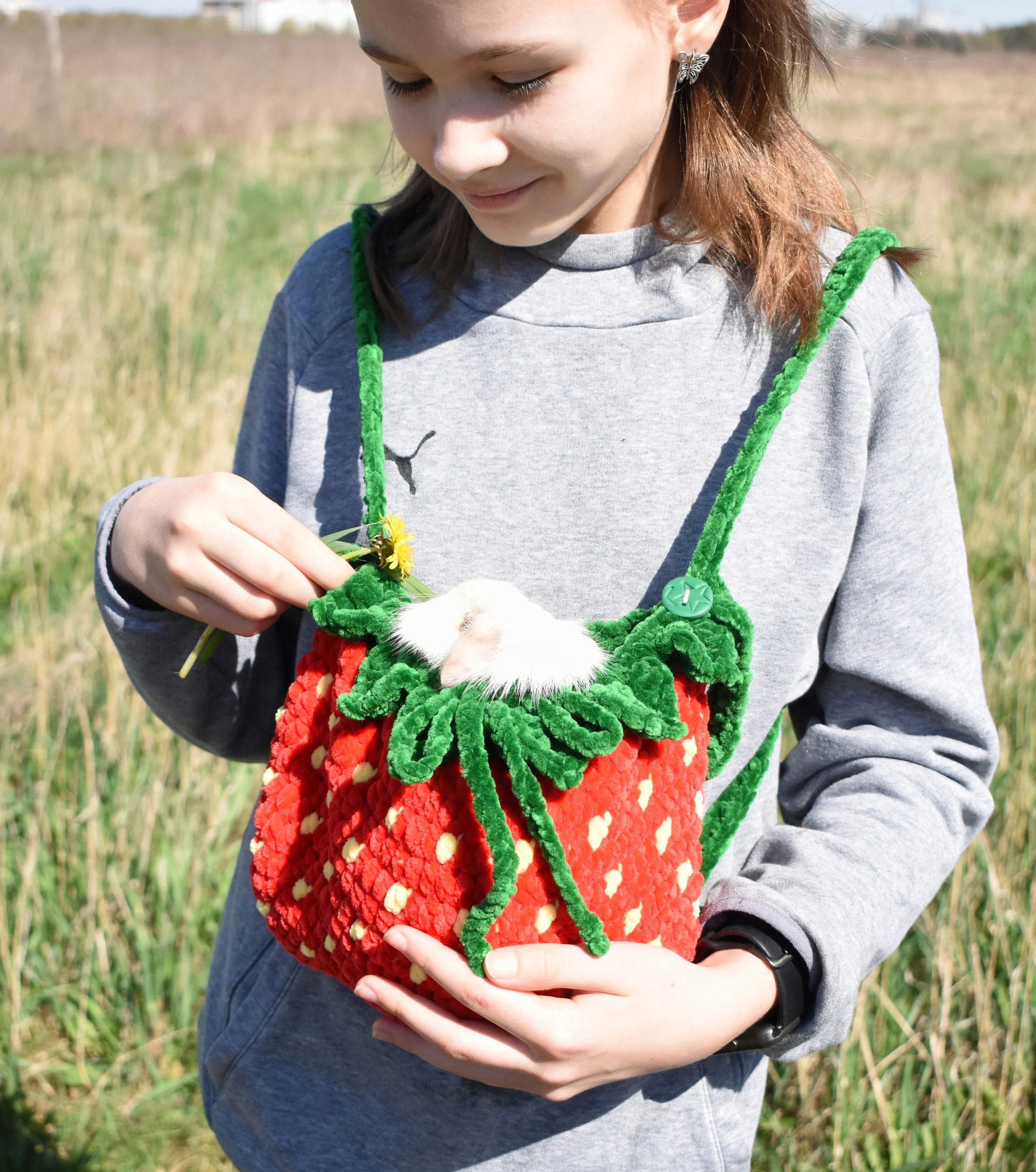 Strawberry Crit Knitted Pet Bag - Image 2